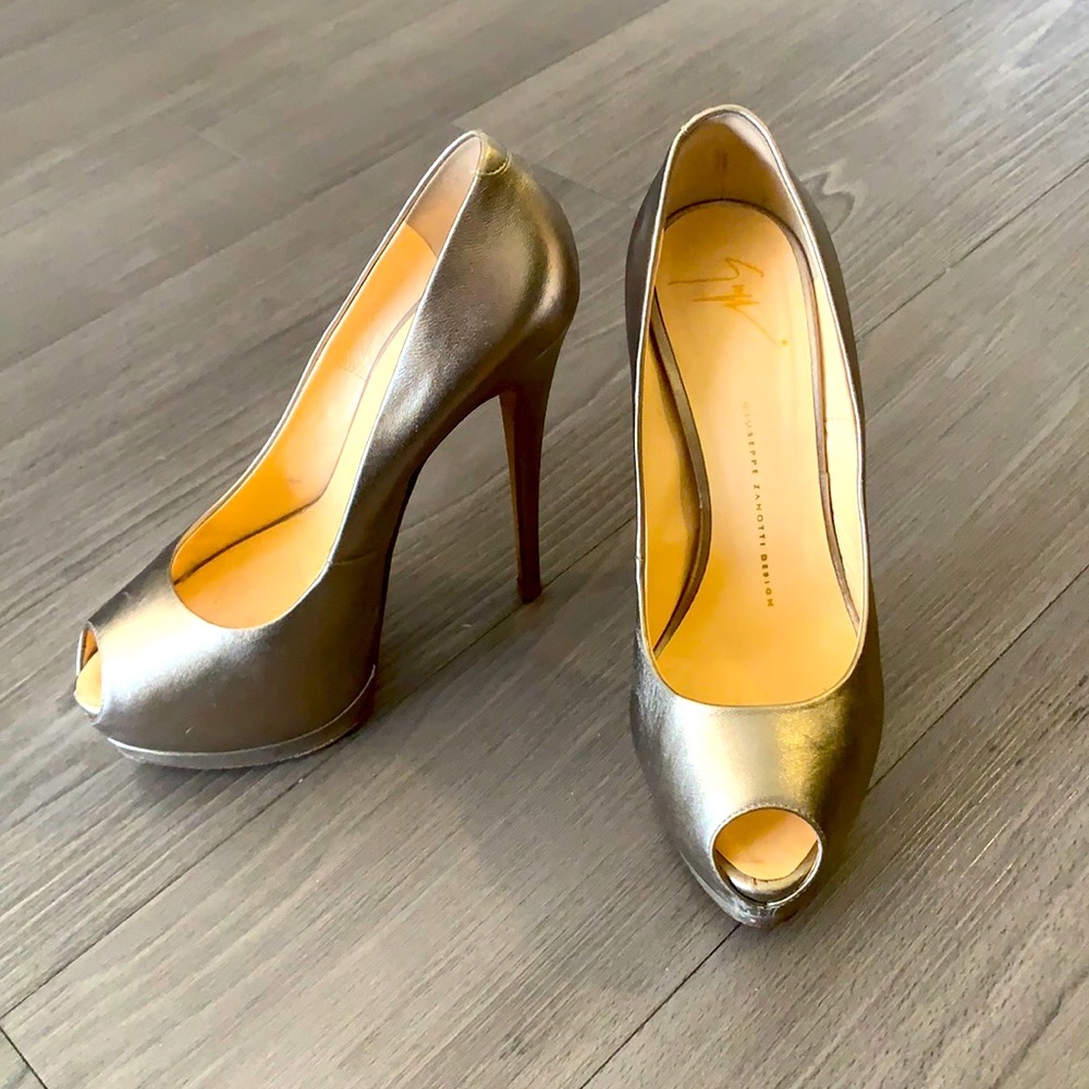 Giuseppe Zanotti Size 6